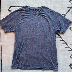 Rhone - Reign short sleeve crewneck t-shirt - size Large - midnight heather blue